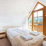 Lipki Park, Sun & Snow Apartment *