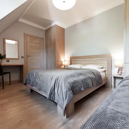 Lipki Park, Sun & Snow *